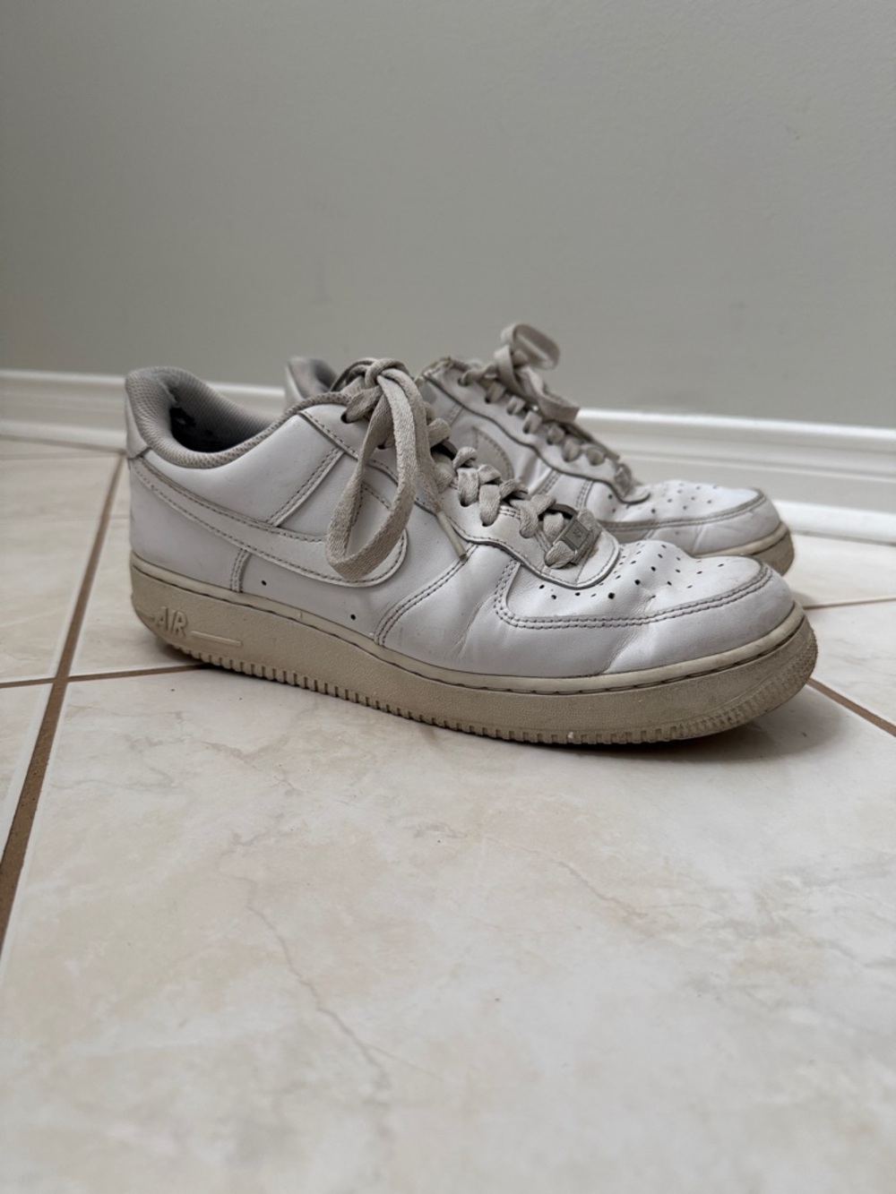 Men’s White Airforce 1 low top sneakers